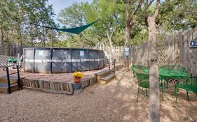 Charming Canyon Lake Cottage With Pool And Bbq Pit!